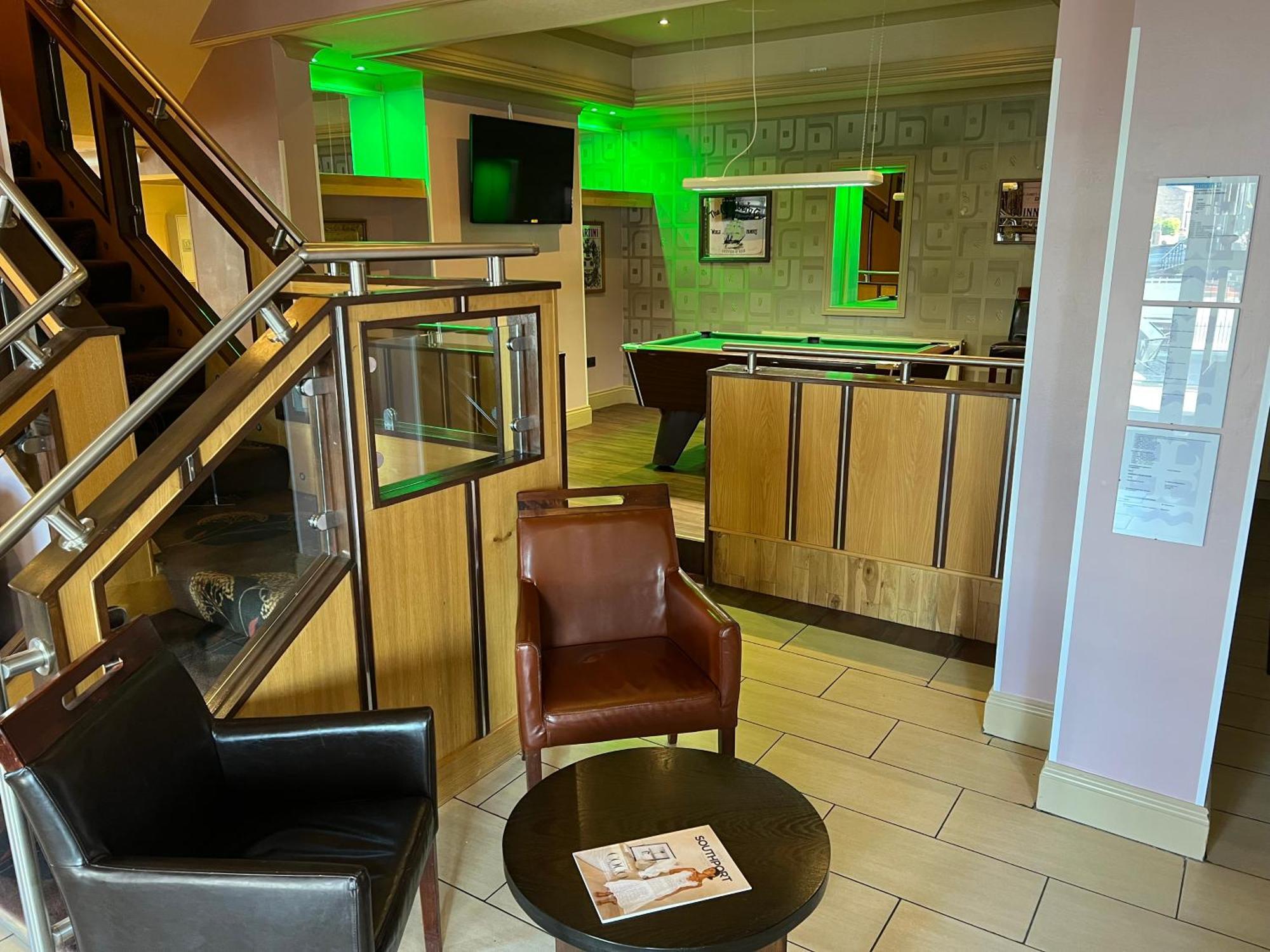 Southport Metro Hotel エクステリア 写真